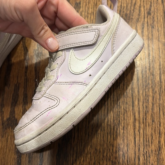 Nike toddler lavender sneakers - Picture 4 of 8